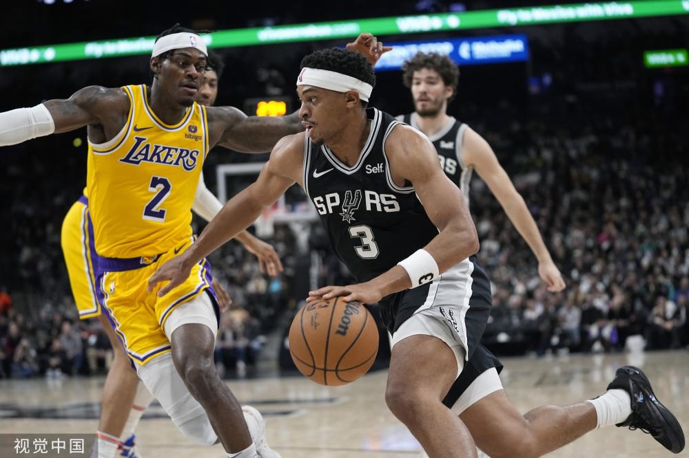 它既展现了 它既展现了