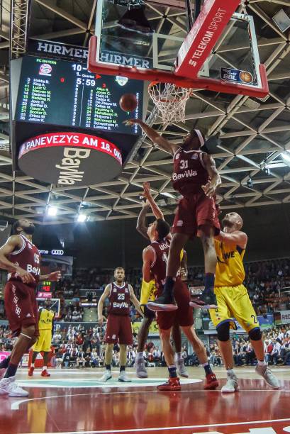 的斗志和坚 的斗志和坚